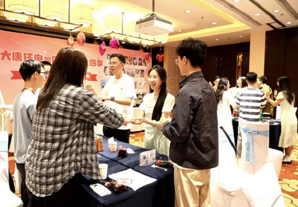 【幸福大唐】托克托发电公司：牵线搭桥 成就浪漫 (2).jpg