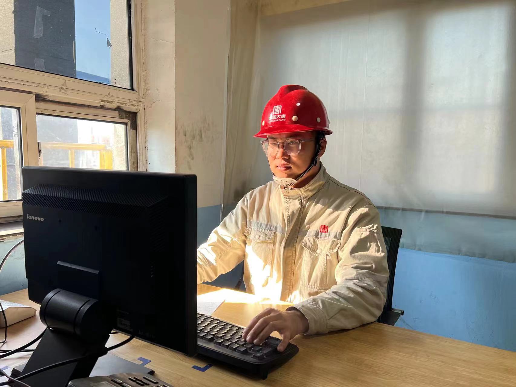 【奋斗大唐人】银牌技工｜户金瑞：行而不辍  未来可期.jpg